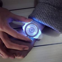 Led flash luminous watch personality trends students lovers jellies woman men’s watches 7 color light wristwatch